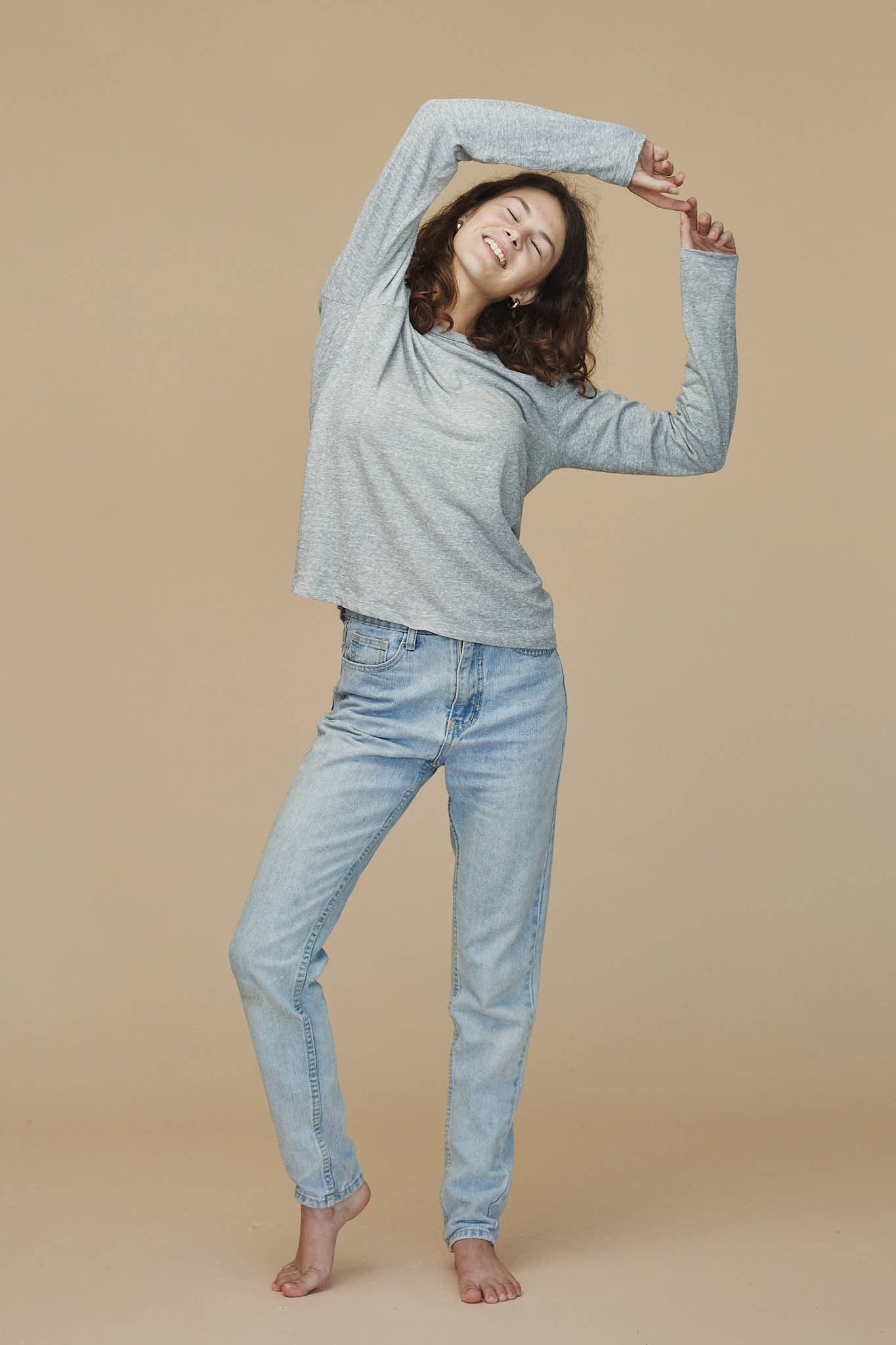 Heathered Encanto Long Sleeve Tee - Image 7