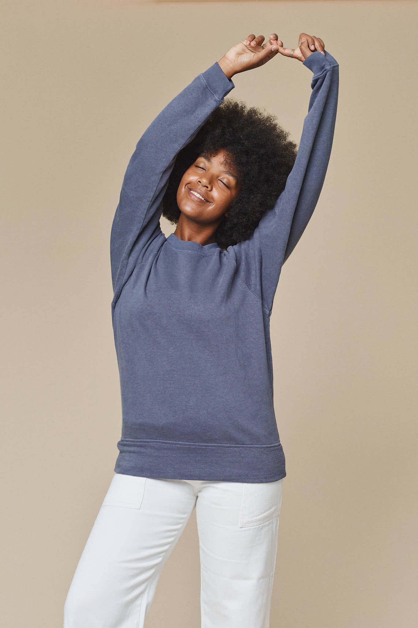 Sierra Raglan Sweatshirt - Image 11