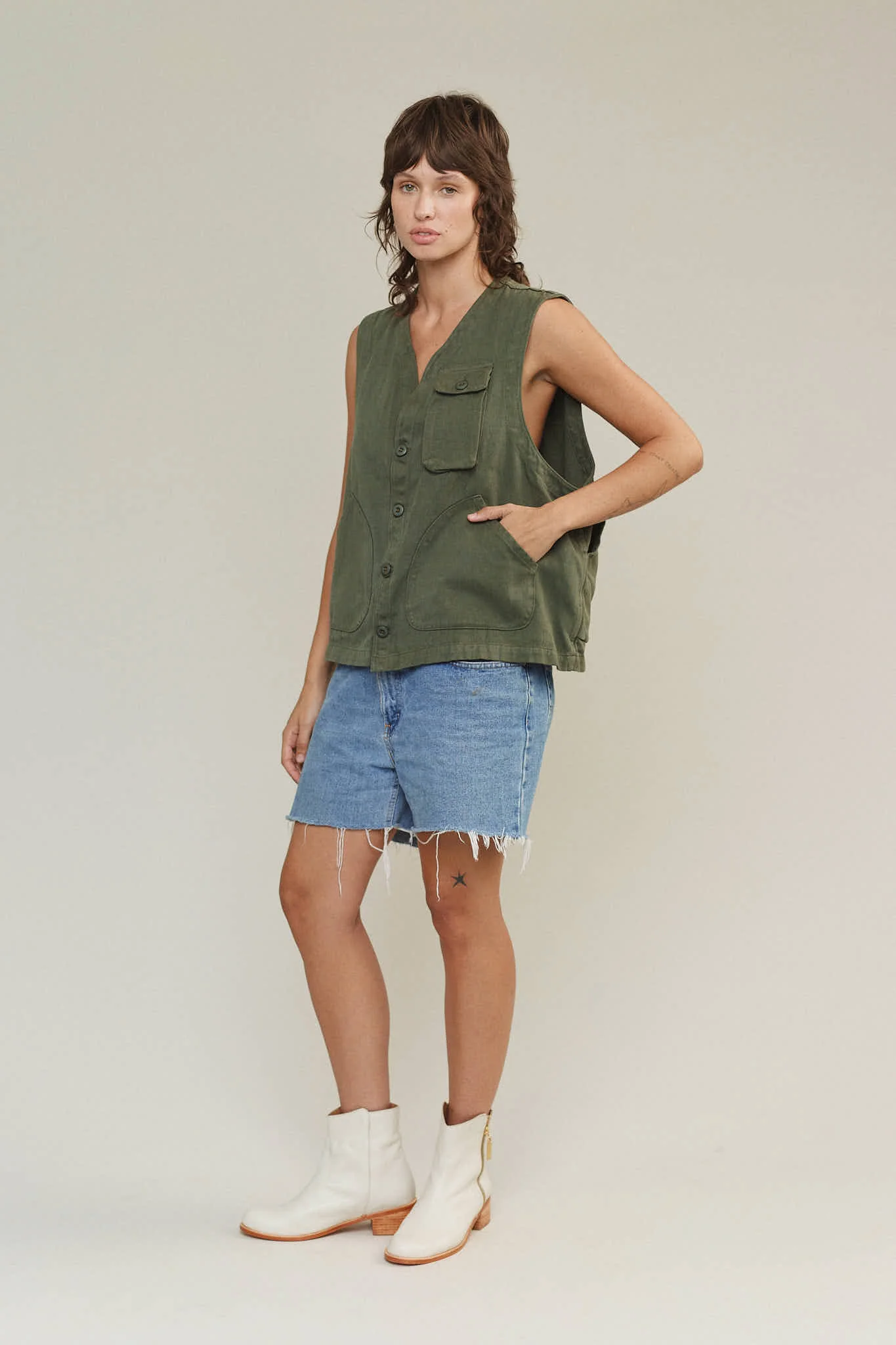 Falcon Vest - Image 7
